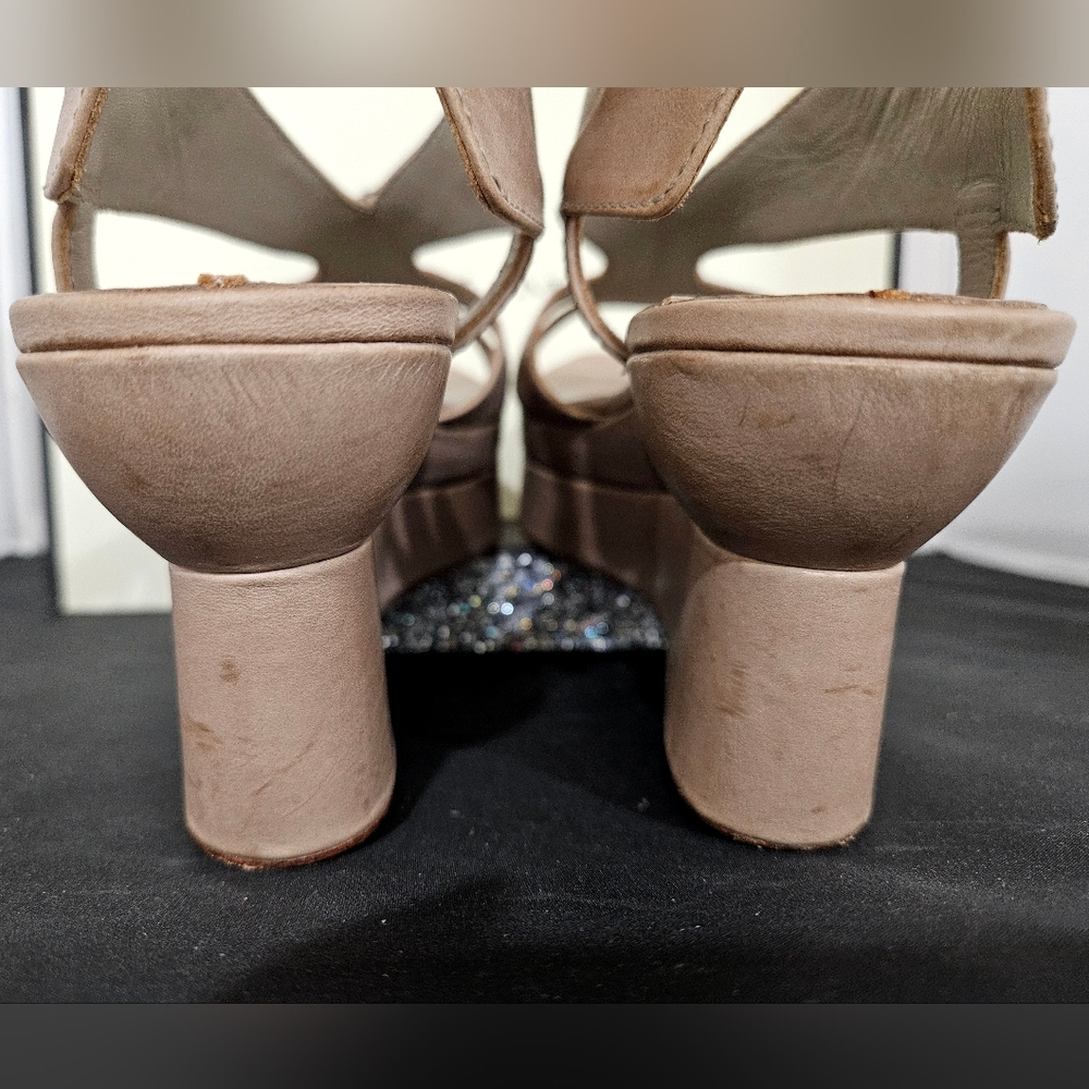 LEON MAX platform leather sandals 8.5 Bale taupe GUC tan statement shoes - Picture 10 of 16